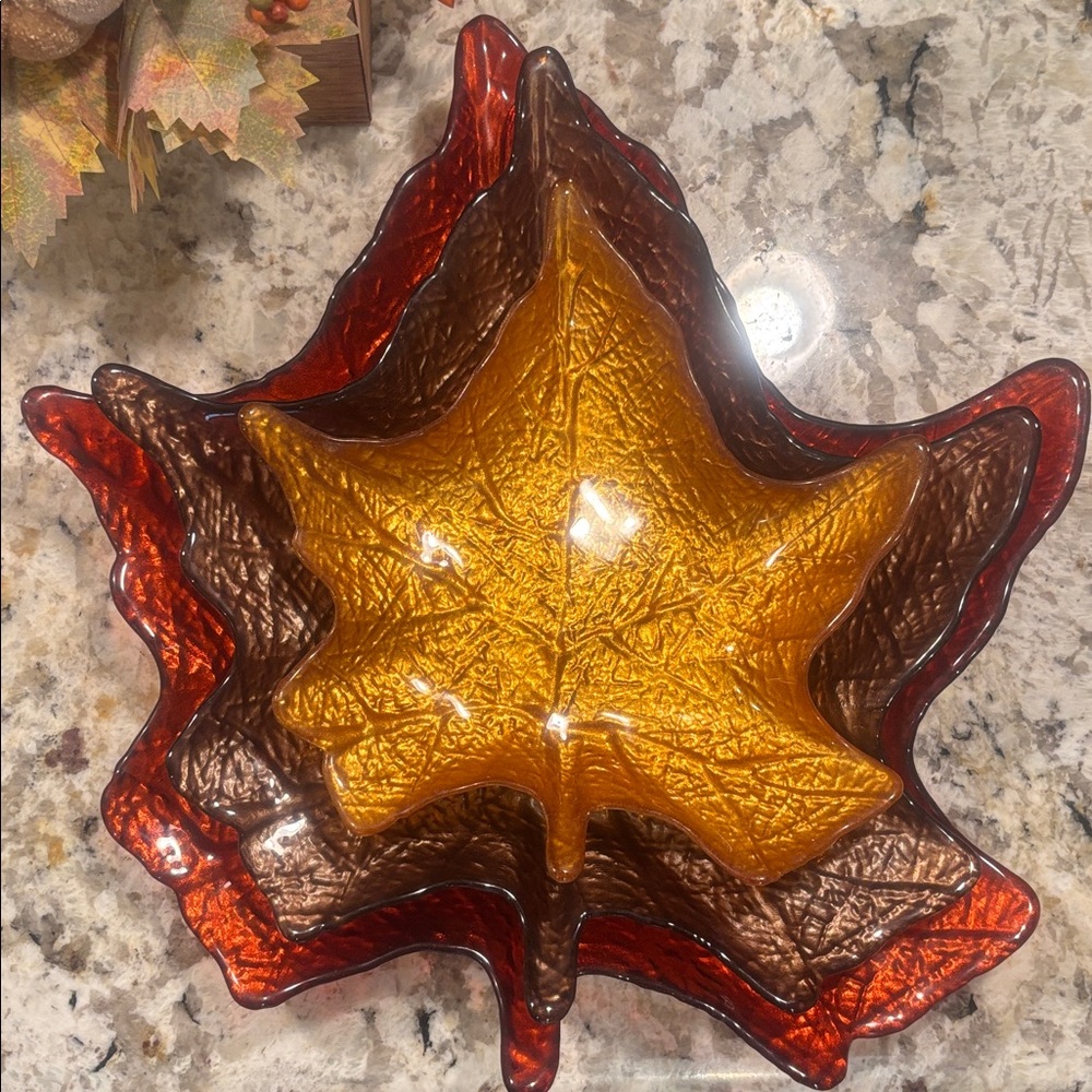 3 Akcam Turkish Glass Nesting Maple Leaf Bowls/Plates - Picture 2 of 8